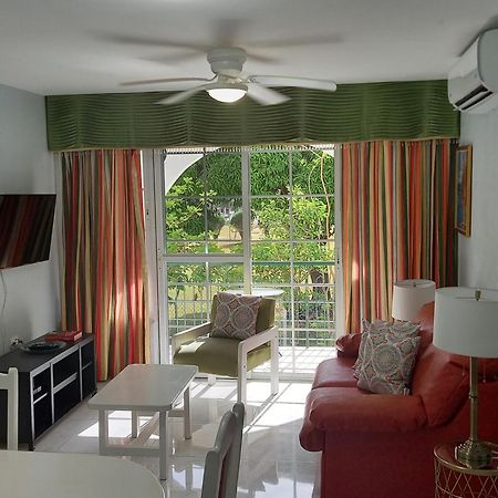 Marchabell By The Sea E22 Apartment โอโชรีโอส ภายนอก รูปภาพ